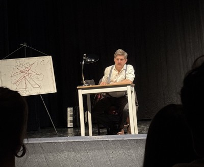 Theaterabend &bdquo;Die Vermessung der Demokratie&ldquo;